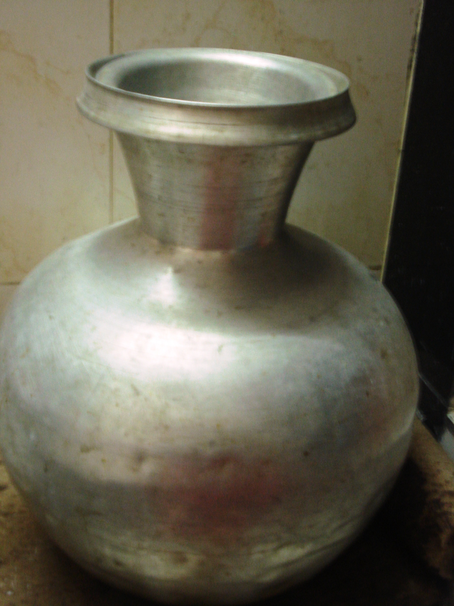 স্বতন্ত্র - কলস