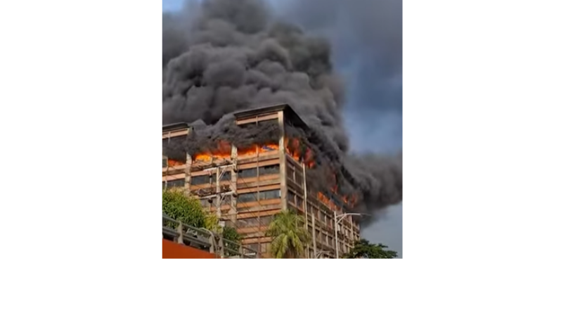 চট্টগ্রামে ইপিজেডে আগুন, নিয়ন্ত্রণে ফায়ার সার্ভিস–সেনা–নৌবাহিনী