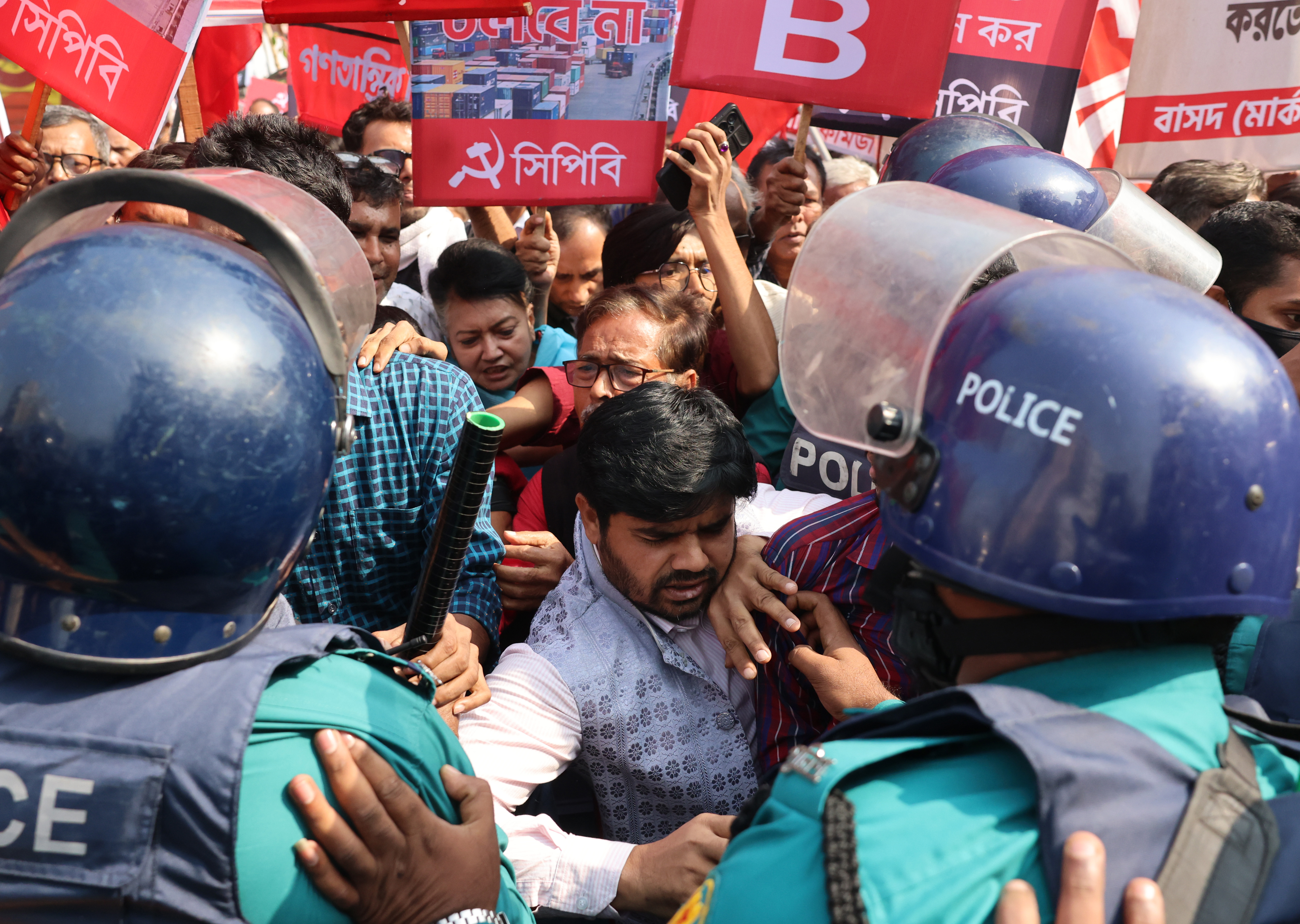 বাম জোটের মিছিলে পুলিশের বাধা