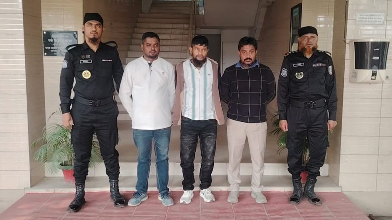 জুলাই রেভেলস সদস্যদের ওপর হামলায় শীর্ষ সন্ত্রাসী আলতাফসহ গ্রেপ্তার ৩