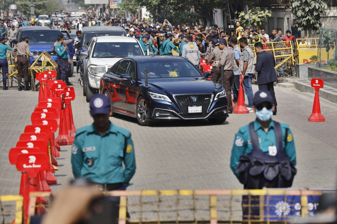 খালেদা জিয়াকে দেখতে হাসপাতালে জুবাইদা