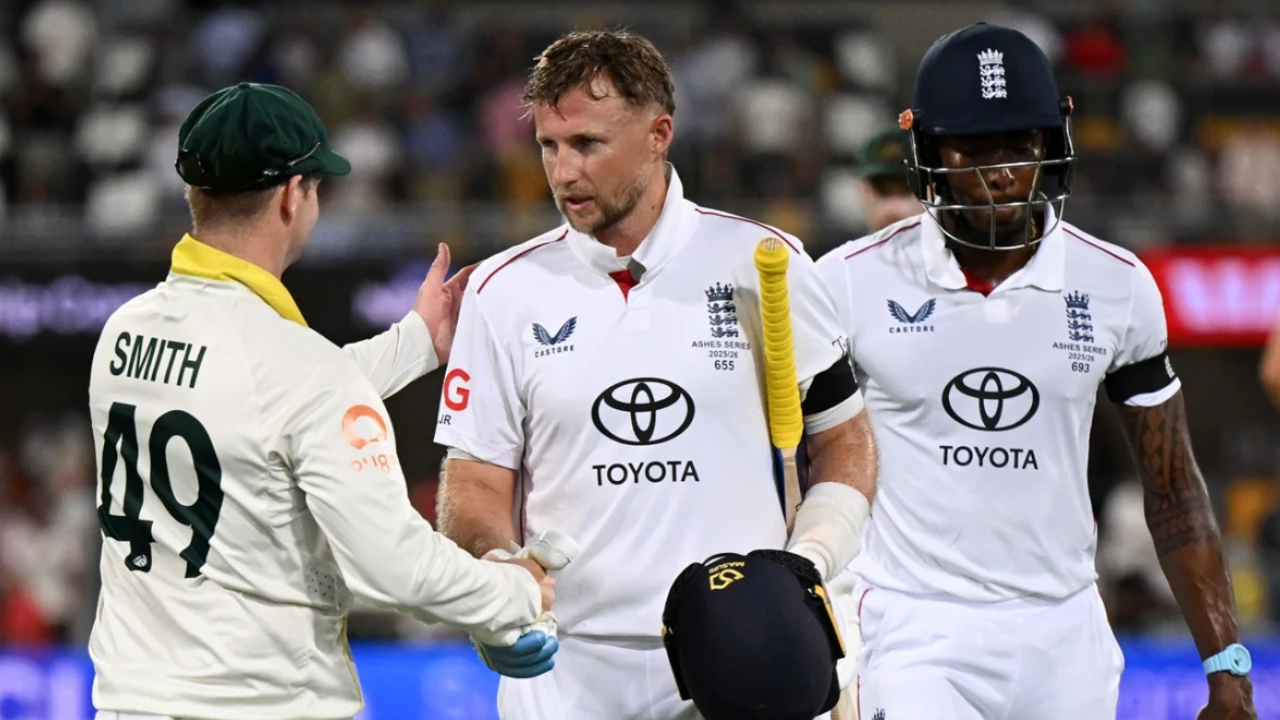 রুটের ১৩৮, ইংল্যান্ড অলআউট ৩৩৪ রানে