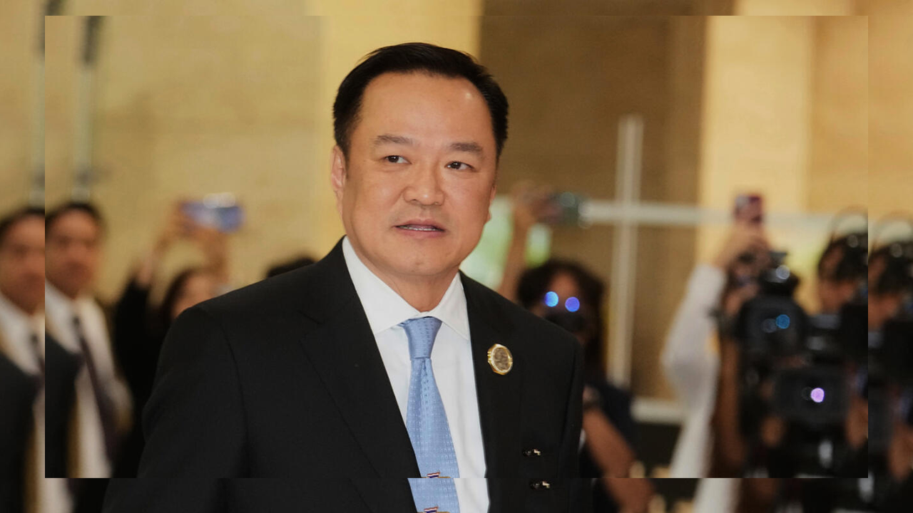 সংসদ ভেঙে নির্বাচনের ঘোষণা থাই প্রধানমন্ত্রীর