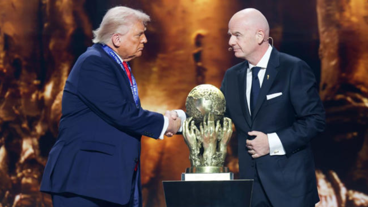 ট্রাম্পকে ফিফার ‘নিয়ম ভেঙে’ শান্তি পুরস্কার, অভিযোগ ফেয়ারস্কোয়ারের