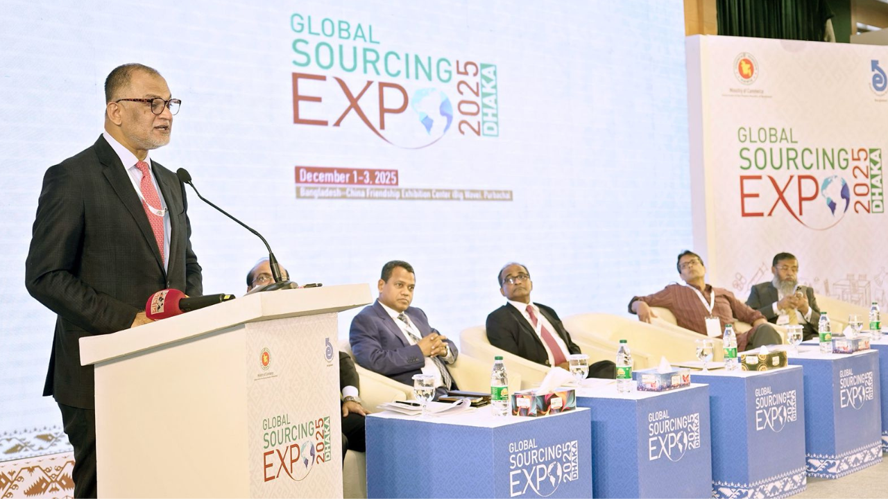 দেশের নিরাপত্তা নিয়ে নেতিবাচক প্রচারণা চলছে: বাণিজ্য উপদেষ্টা