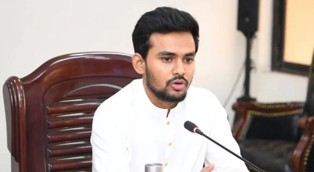 জরুরি সংবাদ সম্মেলন ডেকেছেন আসিফ, পদত্যাগের গুঞ্জন