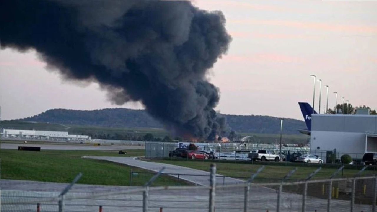 উড্ডয়নের পরপরই বিমান বিধ্বস্ত, নিহত ৭