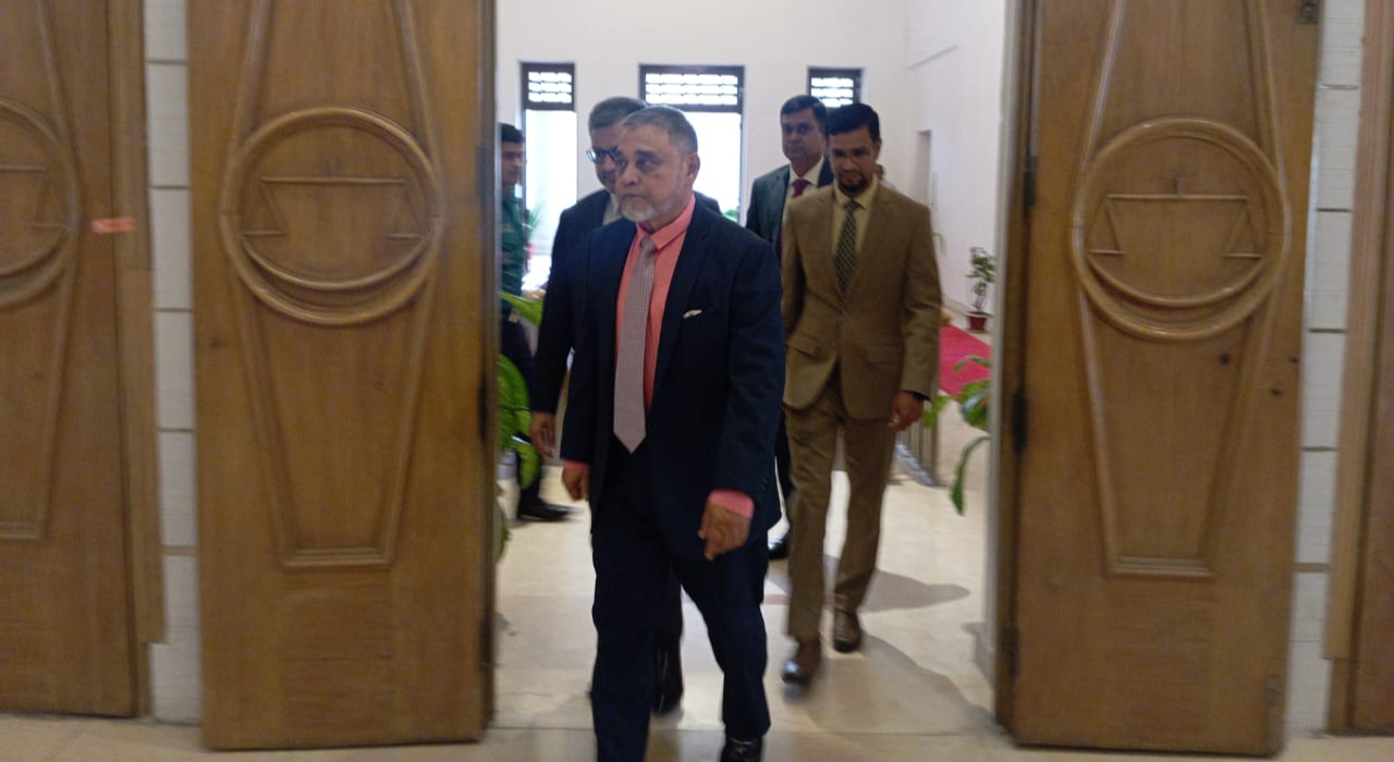 প্রধান বিচারপতির সঙ্গে একান্ত বৈঠকে সিইসি