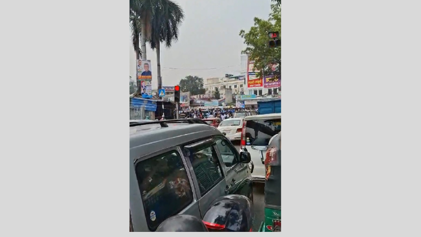 ফার্মগেট সড়ক ছাড়লেন শিক্ষার্থীরা, স্বাভাবিক হচ্ছে যান চলাচল