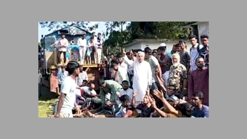 মনোনয়ন–বঞ্চিত প্রার্থীর সমর্থকদের বিক্ষোভ, গৌরীপুরে ট্রেন চলাচল বন্ধ এক ঘণ্টা