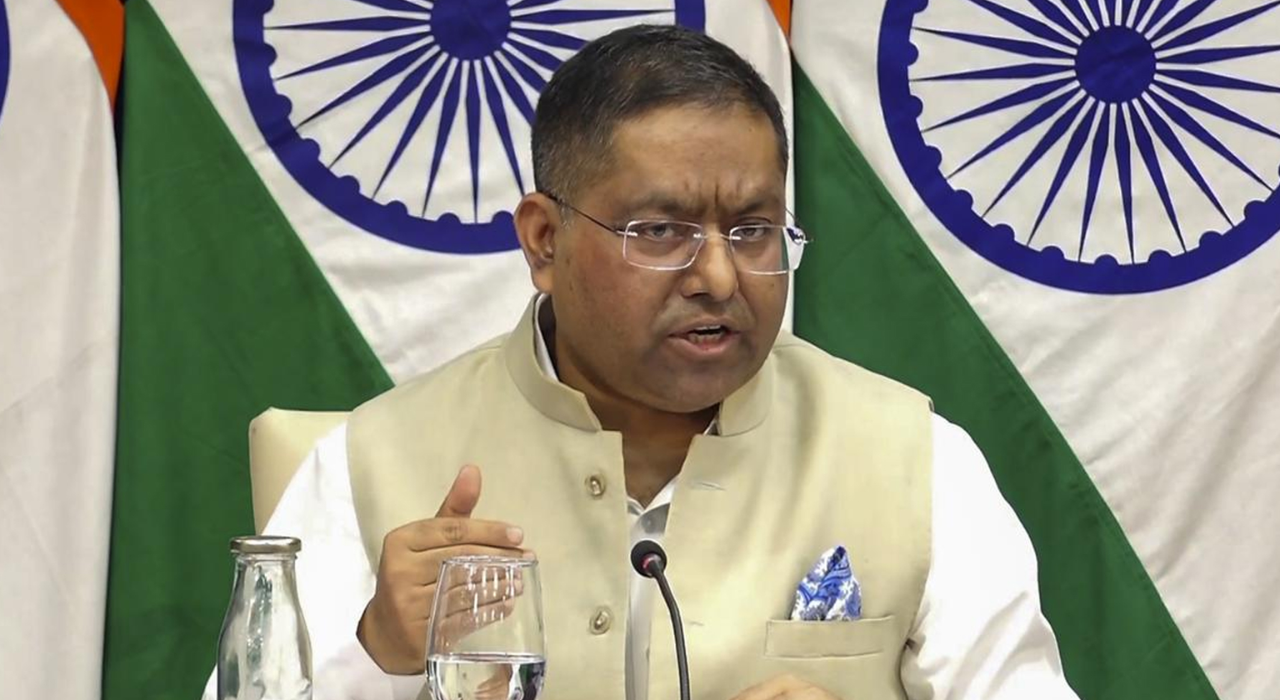 শেখ হাসিনাকে ফেরত চাওয়ার অনুরোধ পর্যালোচনা করবে ভারত