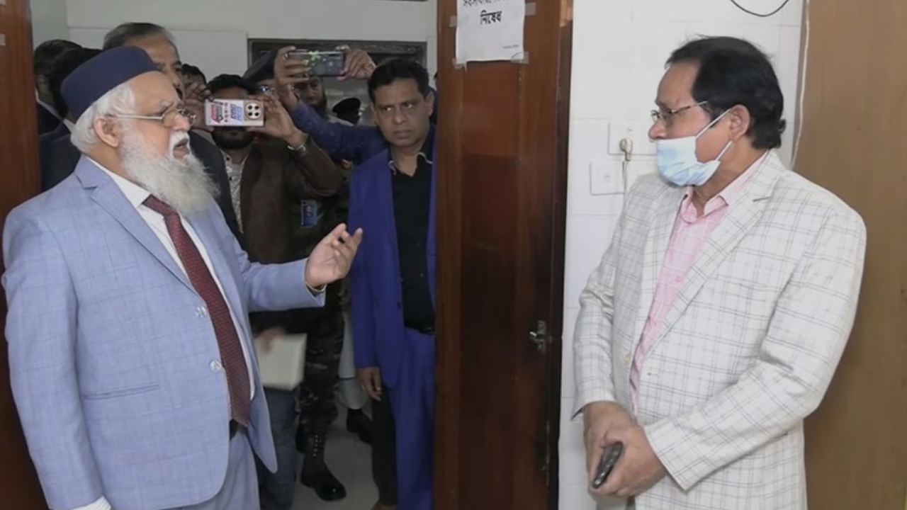 ডিজির সঙ্গে তর্কে জড়ানো চিকিসৎক ফিরে পেলেন দায়িত্ব