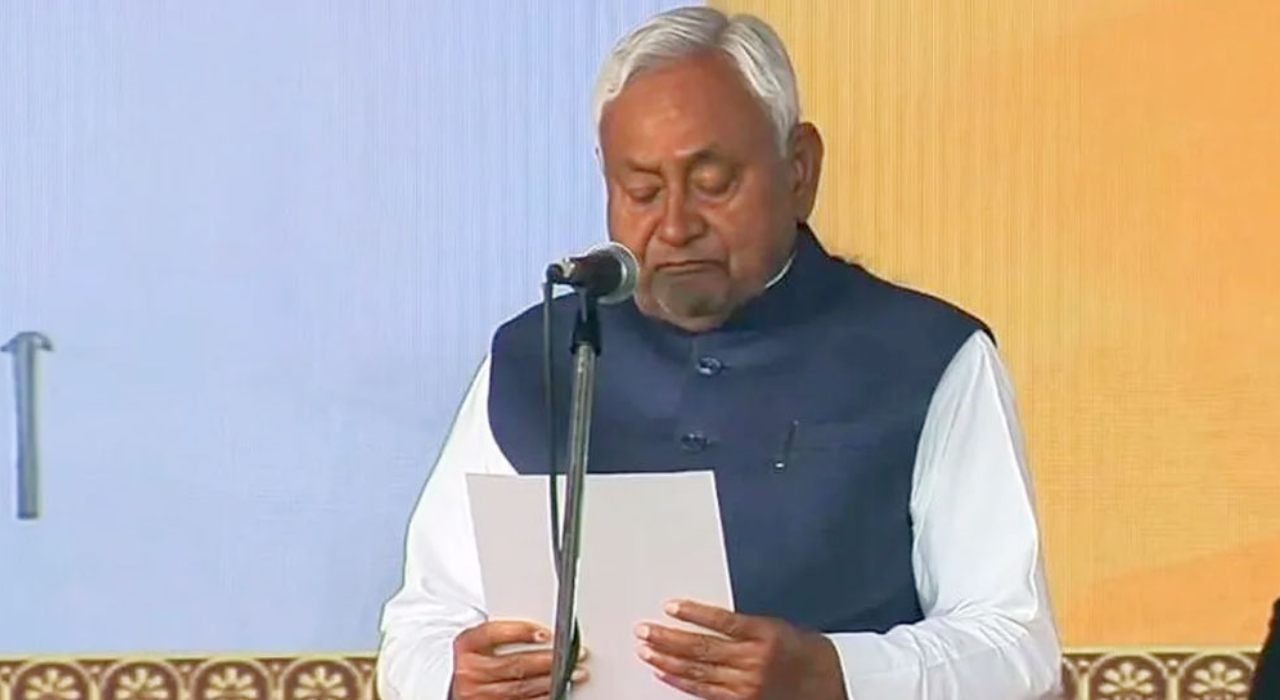 দশমবারের মতো মুখ্যমন্ত্রীর শপথ নিতীশ কুমারের