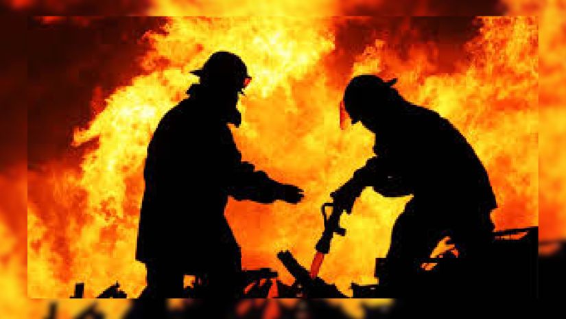 রাজধানীতে মার্কেটে আগুন