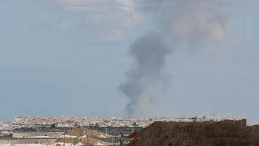 যুদ্ধবিরতির ঘোষণা গাজায় হামলা চালাচ্ছে ইসরায়েল