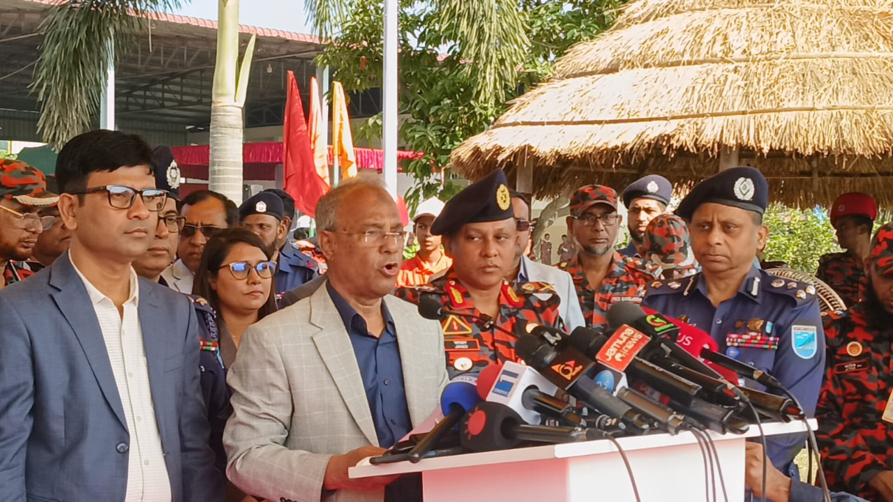 আন্তর্জাতিক স্বেচ্ছাসেবক দিবস উদযাপন করল ফায়ার সার্ভিস