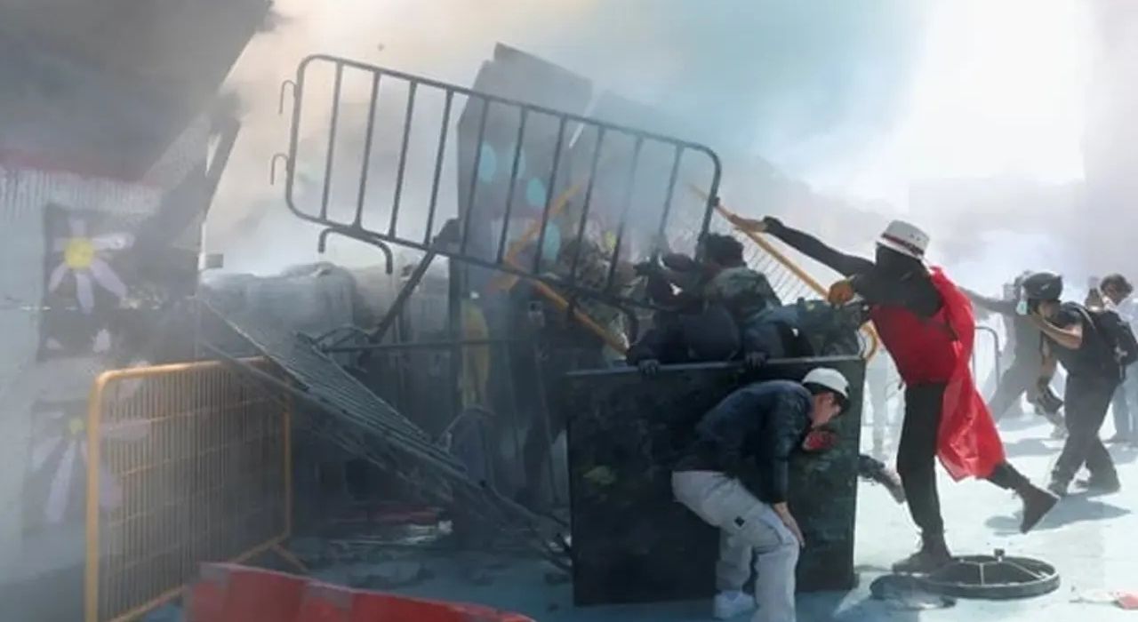 জেন জি বিক্ষোভে উত্তাল আরেক দেশ