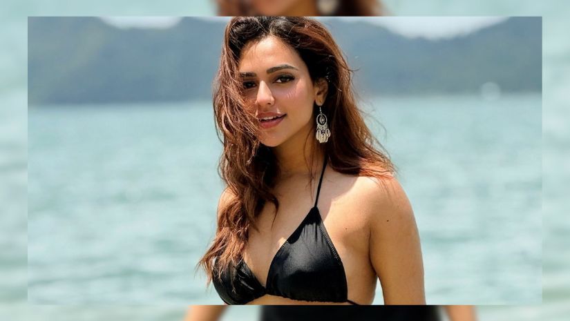 ‘তোমার চোখে বেশি লাগছে? তাহলে স্ক্রল করো’