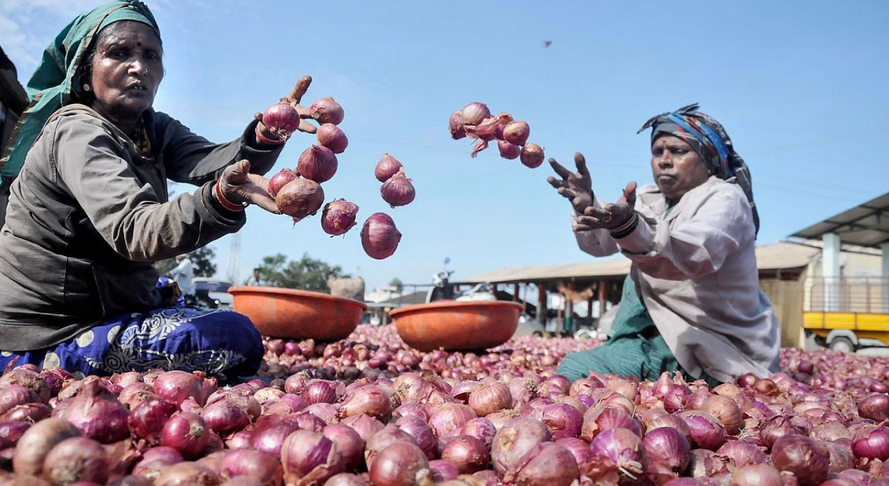 ভারত থেকে পেঁয়াজ আমদানির অনুমতি দিলো সরকার