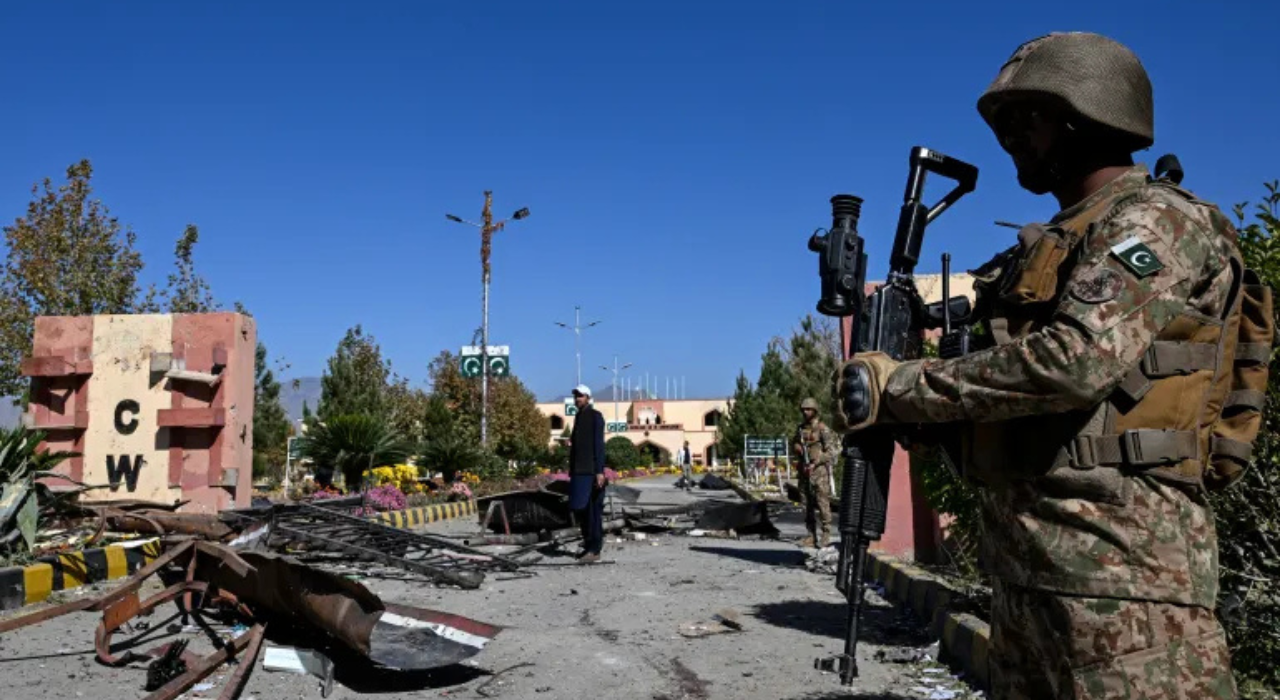 পাক-আফগান সীমান্তে ব্যাপক গোলাগুলি