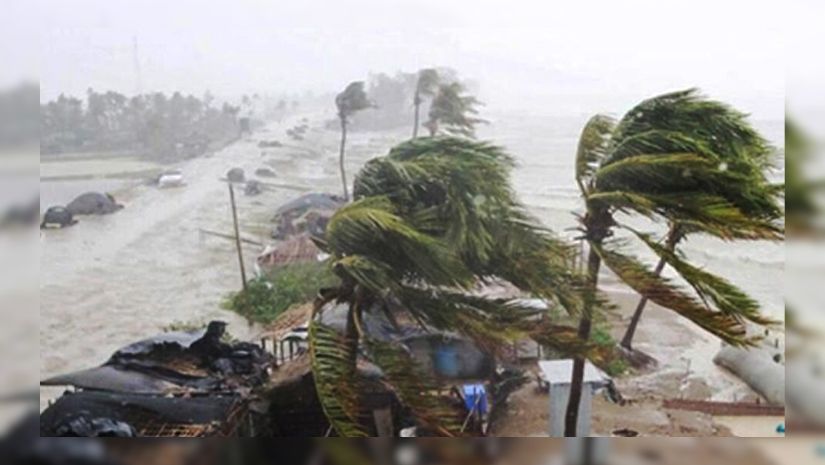 ঘূর্ণিঝড় নিয়ে ৮ নম্বর বিশেষ সংকেত