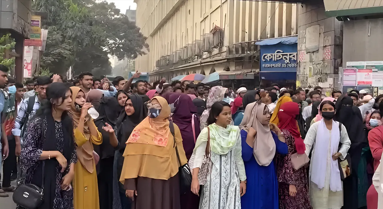 শিক্ষার্থীদের শাহবাগ অবরোধ