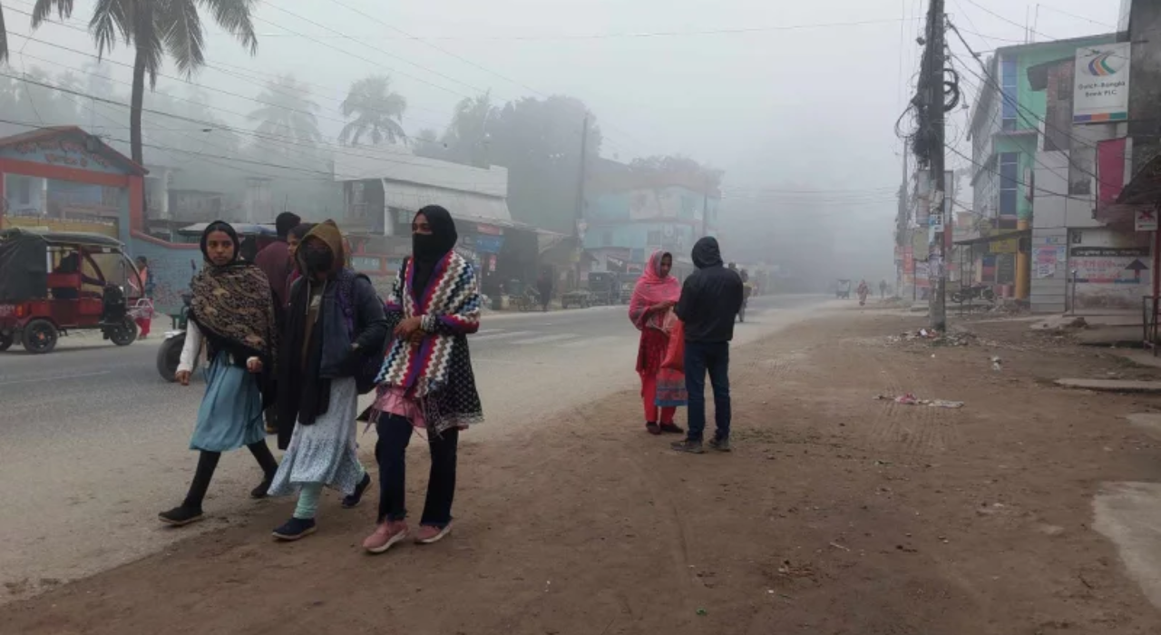 তীব্র শীতে কাঁপছে উত্তরবঙ্গ, ১০ ডিগ্রির ঘরে তাপমাত্রা